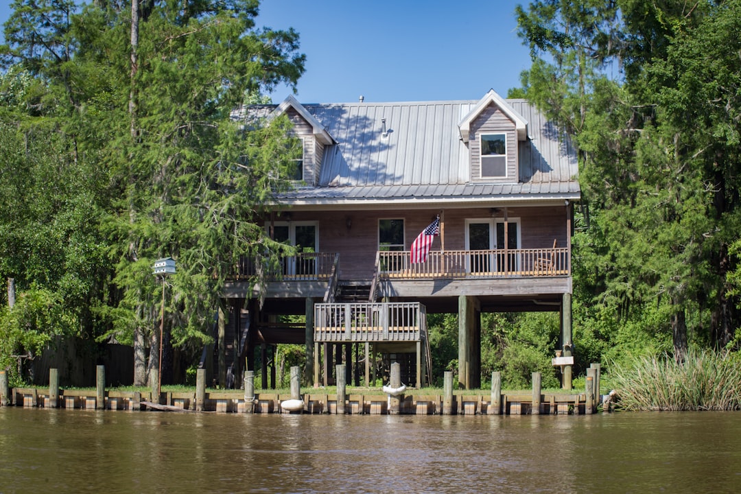 Louisiana new home construction cost ranges chart by finish level and square footage